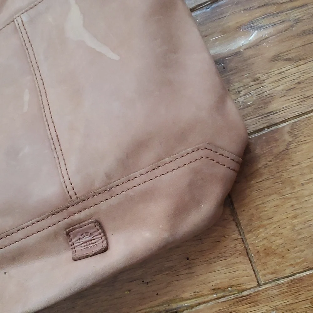 C&C California brown leather bucket bag